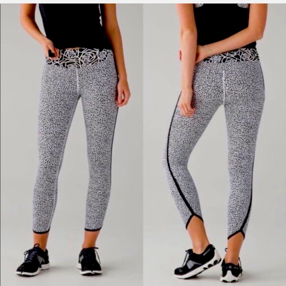 Lululemon Real Quick Tight Full-On Luxtreme Miss Mosiac Spot White Black